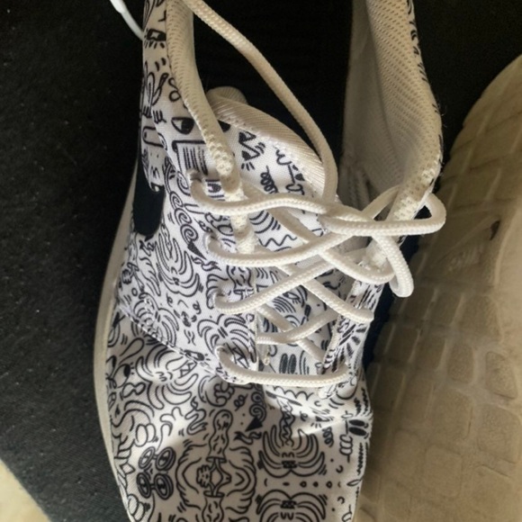 nike roshe print doodle sketches - Picture 7 of 10